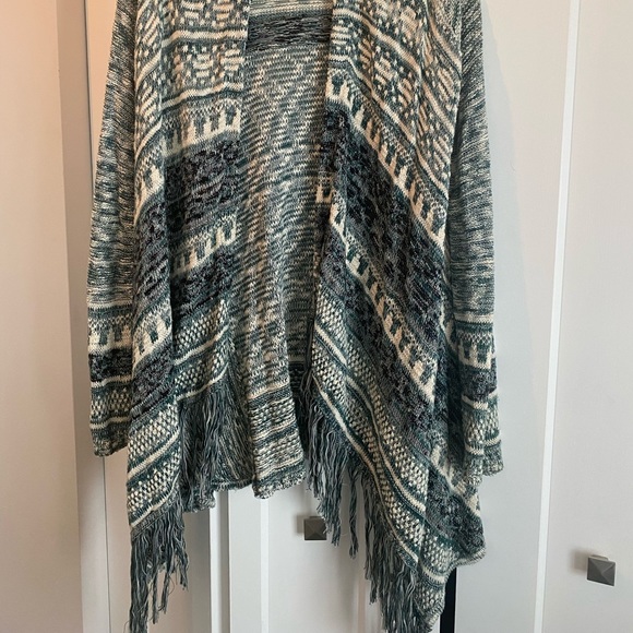 Jessica Simpson Fringed Cardigan - Picture 2 of 2